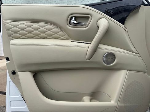 Used 2024 INFINITI QX80 Sensory image 11