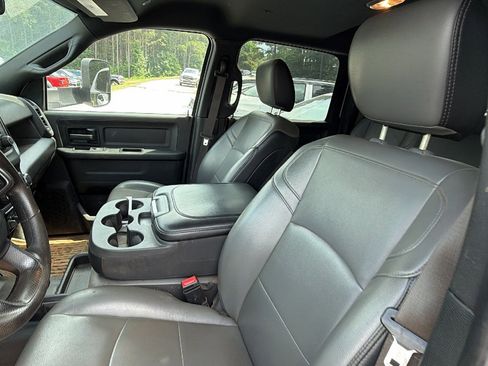 Used 2022 RAM 3500 Tradesman w/ Chrome Appearance Group AWD/4WD image 17