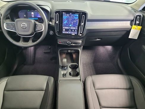 New 2026 Volvo XC40 B5 Core w/ Climate Package image 8