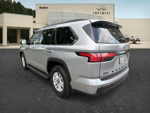 Used 2025 Toyota Sequoia SR5 AWD/4WD image 6