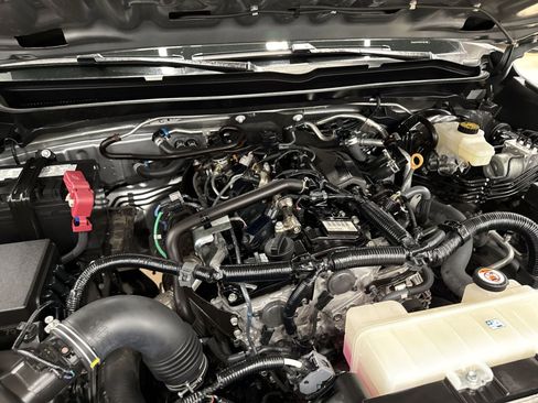 Used 2024 Toyota Tacoma SR5 AWD/4WD image 31