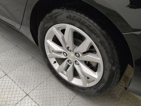 Used 2019 Chevrolet Impala LT w/ Sunroof and Spoiler Package FWD image 31