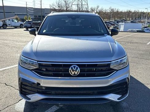 Used 2022 Volkswagen Tiguan SE R-Line image 28