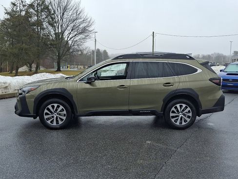 Certified 2025 Subaru Outback Premium image 4