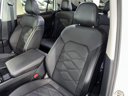 Used 2024 Volkswagen Atlas SE FWD image 33