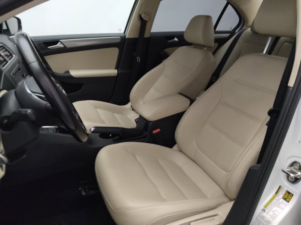 Used 2018 Volkswagen Jetta SE FWD image 17