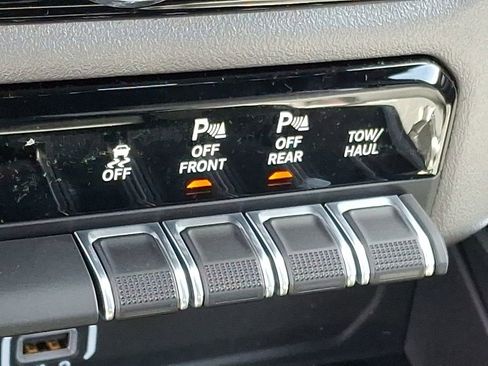 New 2026 RAM 1500 4x4 Crew Cab image 17