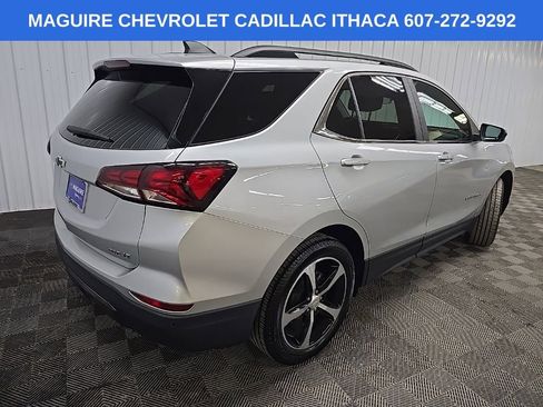 Used 2022 Chevrolet Equinox LT AWD/4WD image 10