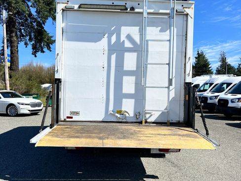 Used 2019 Freightliner Sprinter 3500 w/ Premium Package image 20