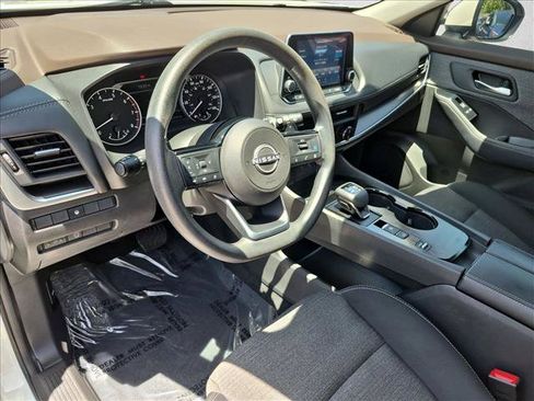 Certified 2023 Nissan Rogue SV FWD image 10