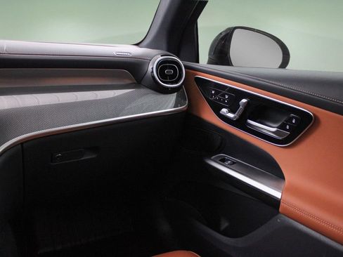 Used 2024 Mercedes-Benz GLC 300 image 20