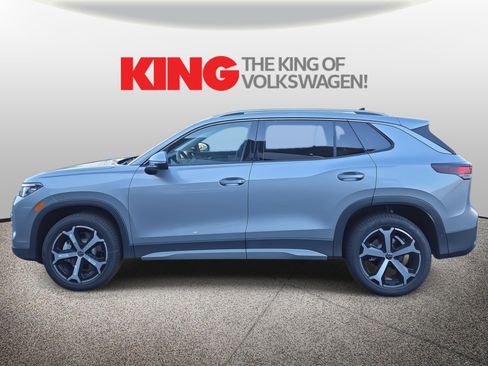 New 2026 Volkswagen Tiguan SE image 7