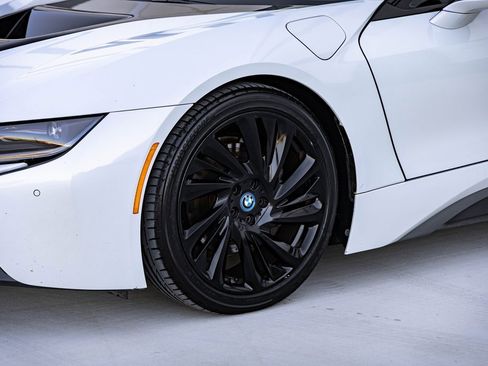 Used 2017 BMW i8 image 6