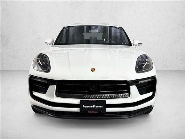 Certified 2026 Porsche Macan AWD/4WD image 6