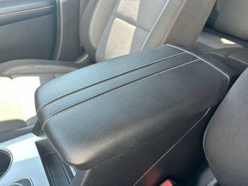 Used 2025 Chevrolet Blazer LT FWD image 37
