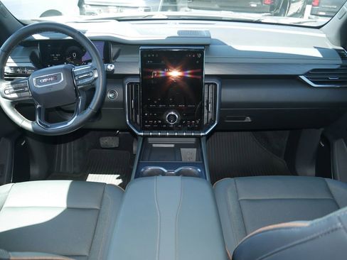 Used 2024 GMC Acadia AT4 w/ Luxury Package AWD/4WD image 4