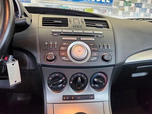 Used 2011 MAZDA MAZDA3 i Touring image 9