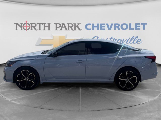 Used 2024 Nissan Altima 2.5 SR w/ SR Premium Package AWD/4WD image 6