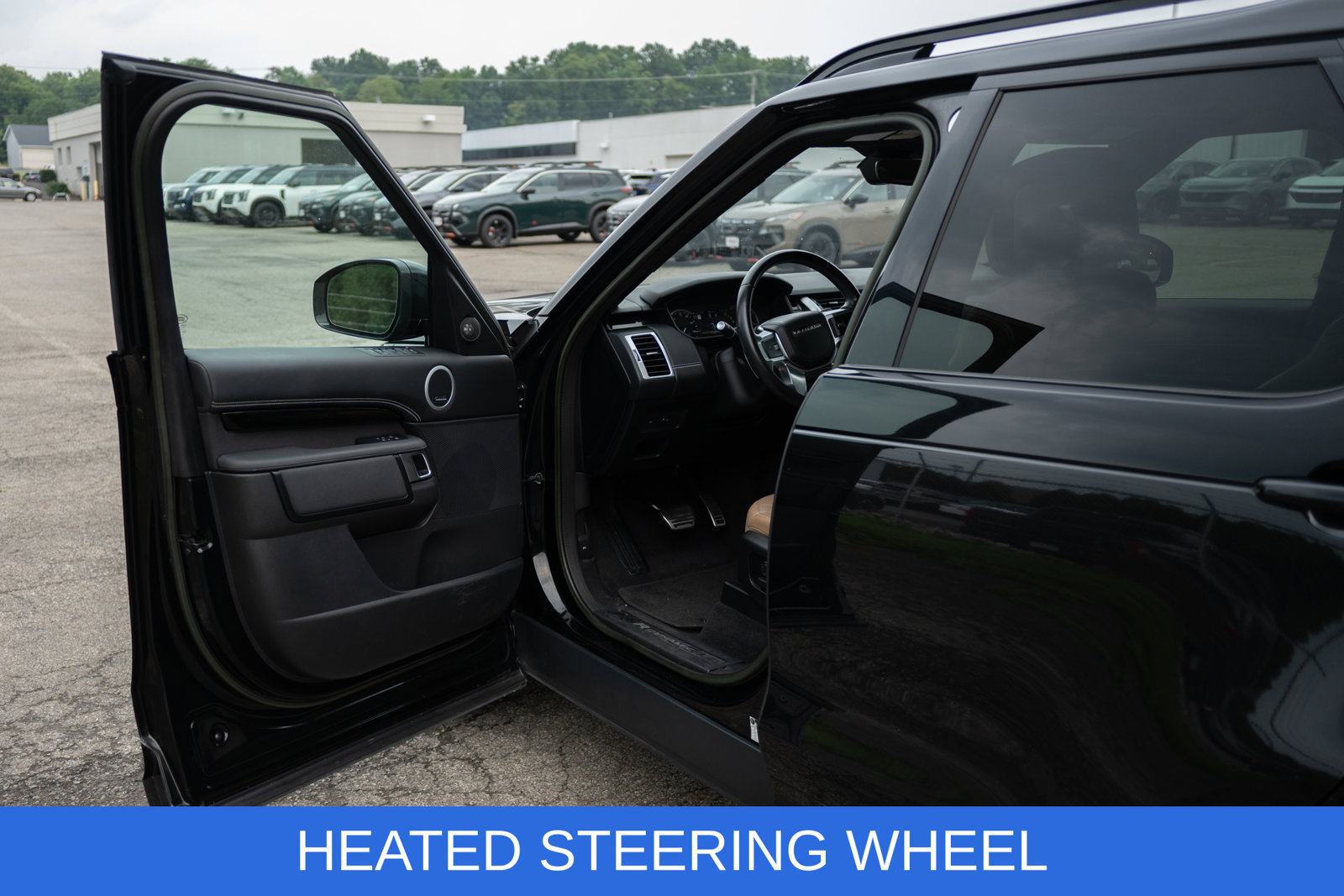 Used 2023 Land Rover Discovery HSE R-Dynamic AWD/4WD image 18