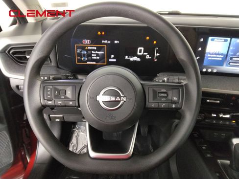 Used 2026 Nissan Kicks SV FWD image 11