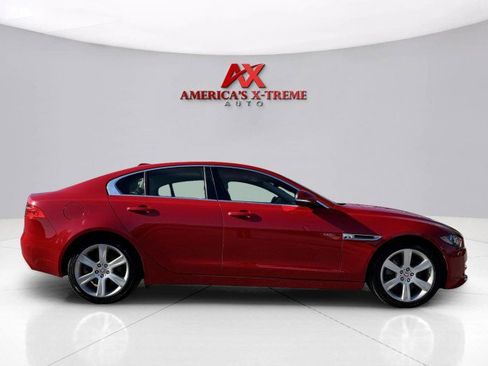 Used 2019 Jaguar XE Premium image 6