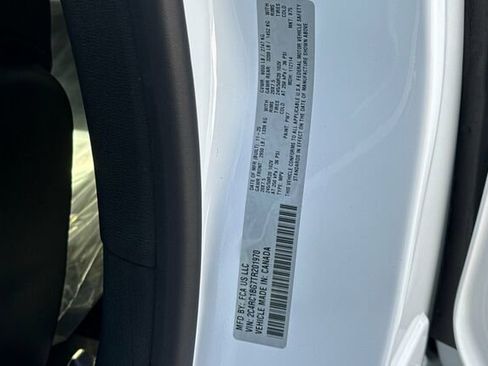 New 2026 Chrysler Pacifica Select image 25