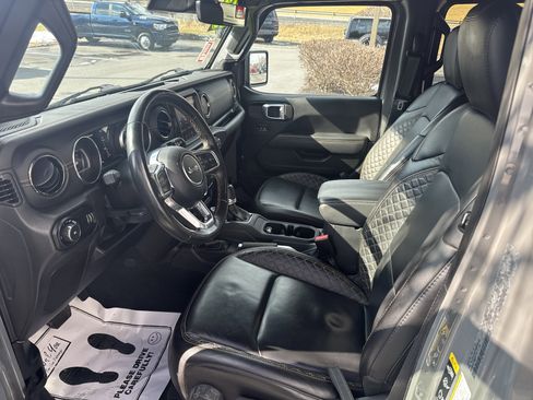 Used 2023 Jeep Wrangler Unlimited Sahara image 12