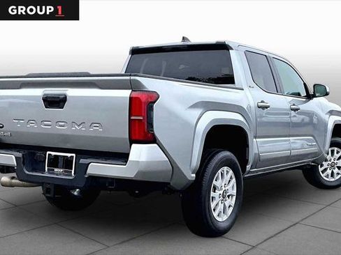 Certified 2025 Toyota Tacoma SR5 AWD/4WD image 13