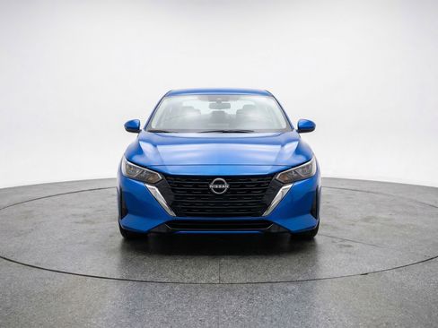 Used 2025 Nissan Sentra SV FWD image 2