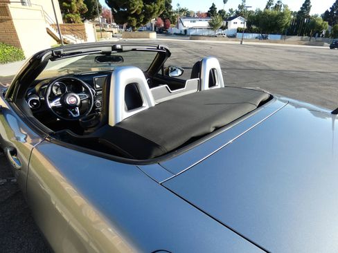 Used 2017 FIAT 124 Spider Lusso image 19