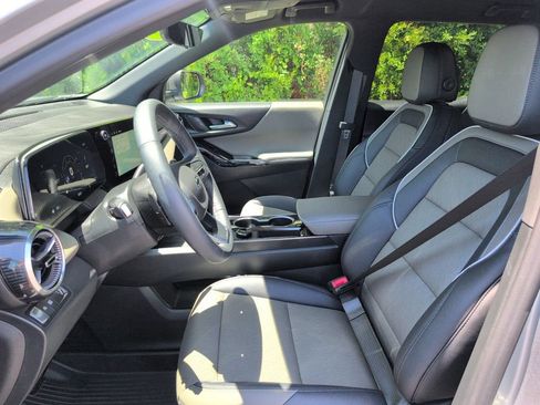 Used 2026 Chevrolet Equinox LT w/ Convenience Package II FWD image 14