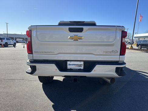 Used 2022 Chevrolet Silverado 3500 High Country w/ Z71 Off-Road Package image 9