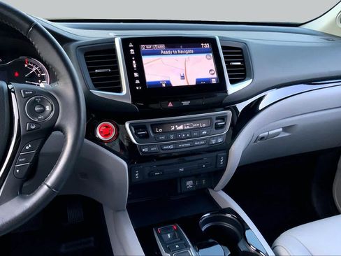 Used 2018 Honda Pilot Touring image 7