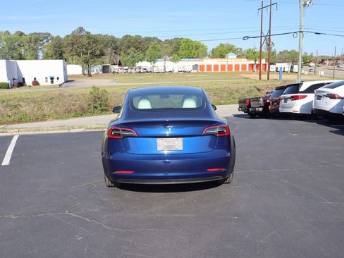 Used 2023 Tesla Model 3 Standard Range image 9
