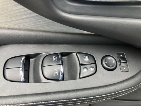 Used 2018 Nissan Murano SL w/ Cargo Package AWD/4WD image 21