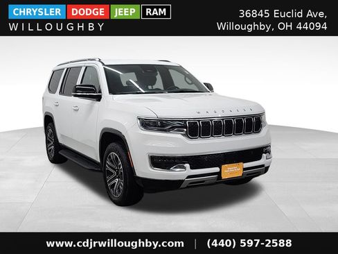 Certified 2025 Jeep Wagoneer Series II w/ 8-Passenger Seating Package AWD/4WD image 3