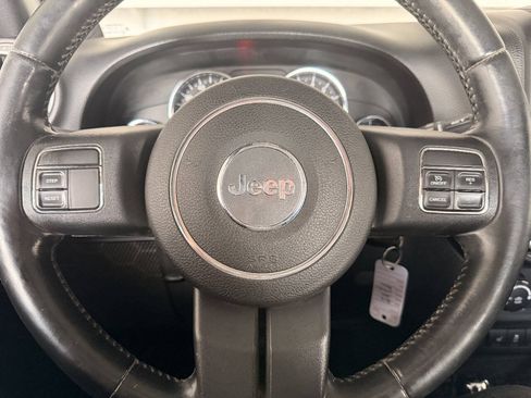 Used 2013 Jeep Wrangler Rubicon w/ PWR Convenience Group AWD/4WD image 19