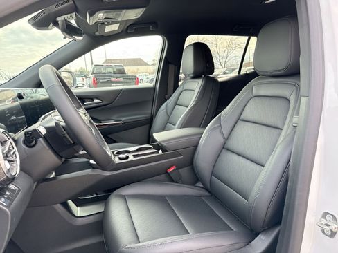 New 2026 Chevrolet Equinox LT w/ Convenience Package II image 13