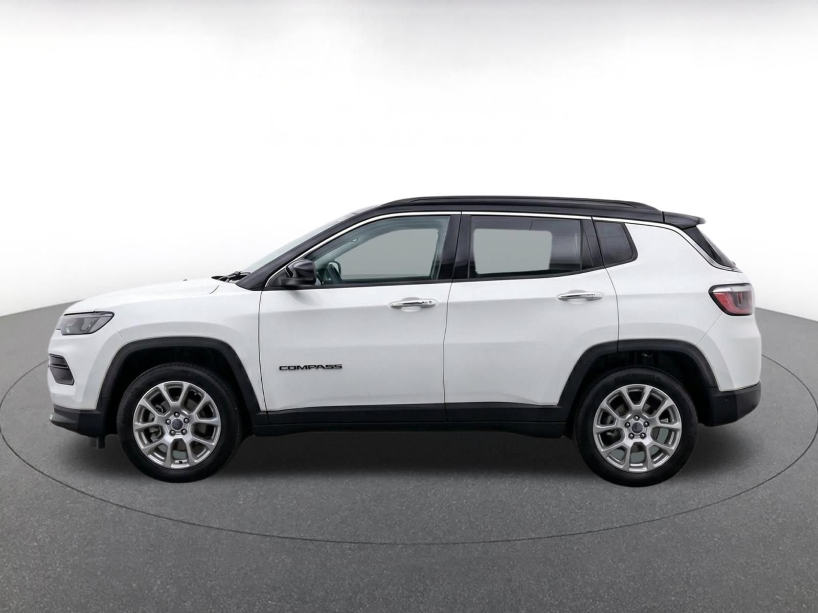 Used 2025 Jeep Compass Limited AWD/4WD image 4