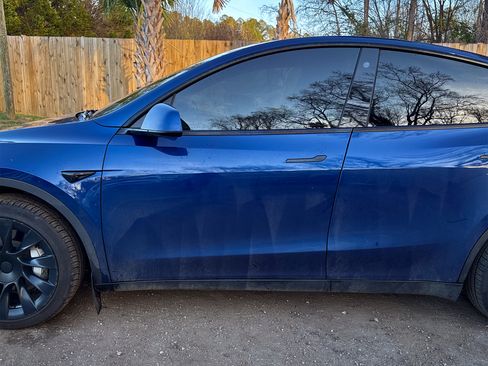 Used 2022 Tesla Model Y Long Range image 6