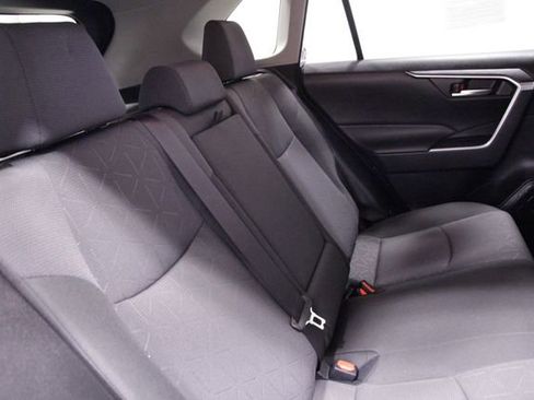 Used 2019 Toyota RAV4 XLE image 17