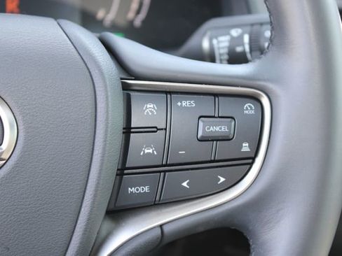 Used 2025 Lexus UX 300h FWD image 17