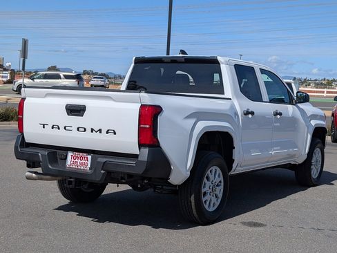 Used 2025 Toyota Tacoma SR image 13