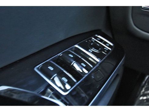 Used 2025 Cadillac Escalade ESV Sport w/ Touring Package image 21