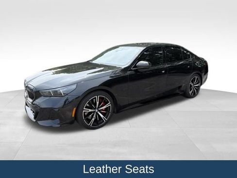 Used 2025 BMW 540i xDrive w/ M Sport Package AWD/4WD image 4