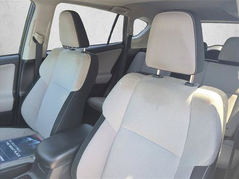 Used 2018 Toyota RAV4 XLE FWD image 18