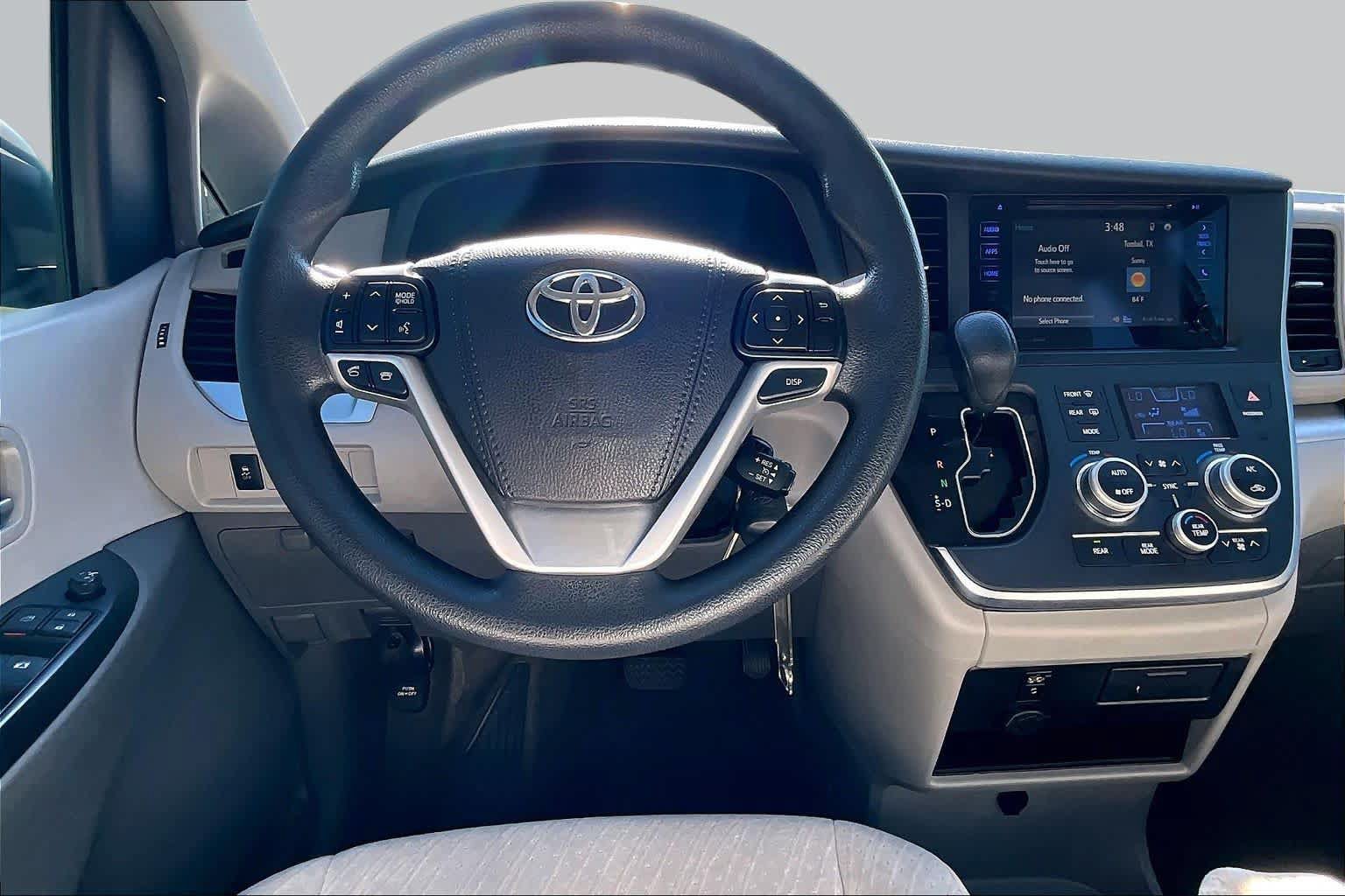 Used 2017 Toyota Sienna LE w/ Protection Package FWD image 6