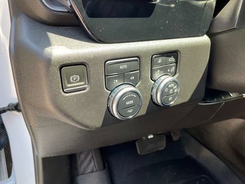 Used 2023 GMC Sierra 1500 SLT w/ SLT Convenience Package AWD/4WD image 26