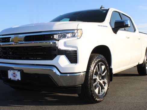 Used 2024 Chevrolet Silverado 1500 LT AWD/4WD image 1