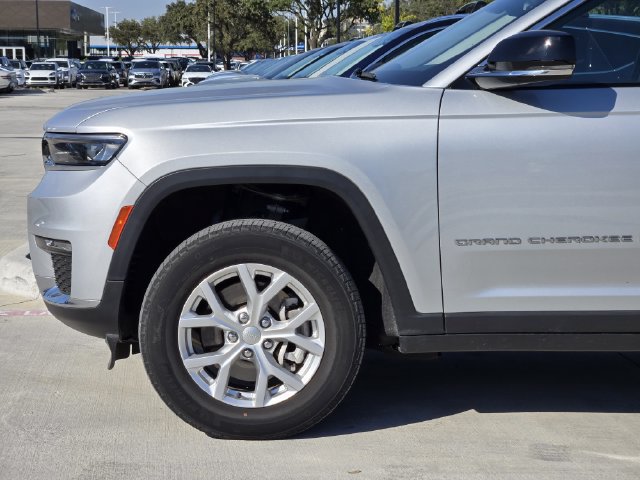 Used 2023 Jeep Grand Cherokee L Limited RWD image 6